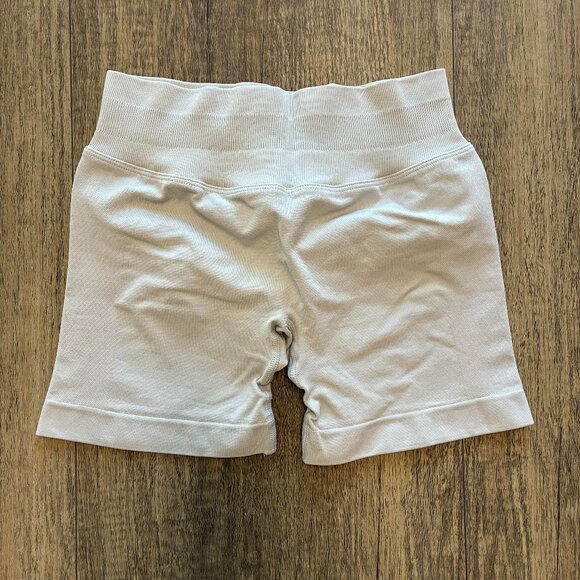 Contour Shorts- Light Grey - Picture 1 of 2